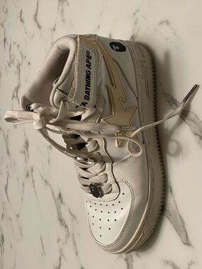 BAPE - Authentic All White High-Top Bape Sta Sneakers. Kids 6